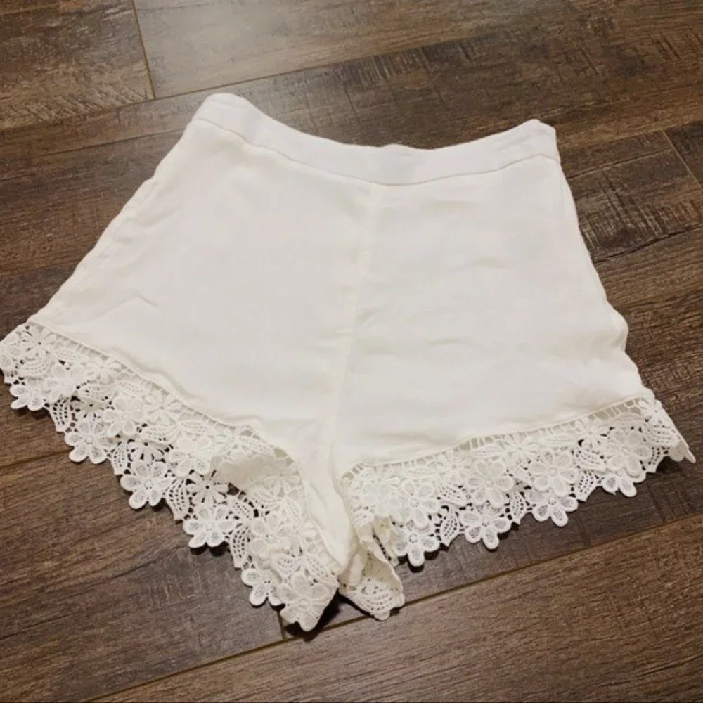 Forever 21 White Lace Trim Size XS Shorts Casual High Waist Gauze Cheeky Fit - Picture 1 of 8